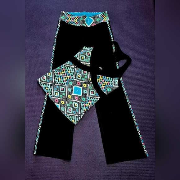 bebe Pants - (PH8)Bebe Sport 2-PC Black/Multi Tank w/Shelf Bra & Flared Pants - XS